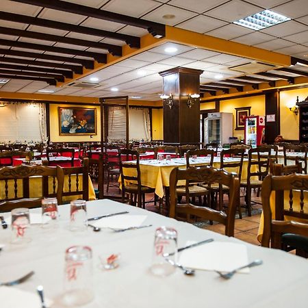 לוסנה Hostal Las Palomas מראה חיצוני תמונה