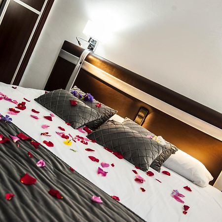 לוסנה Hostal Las Palomas מראה חיצוני תמונה