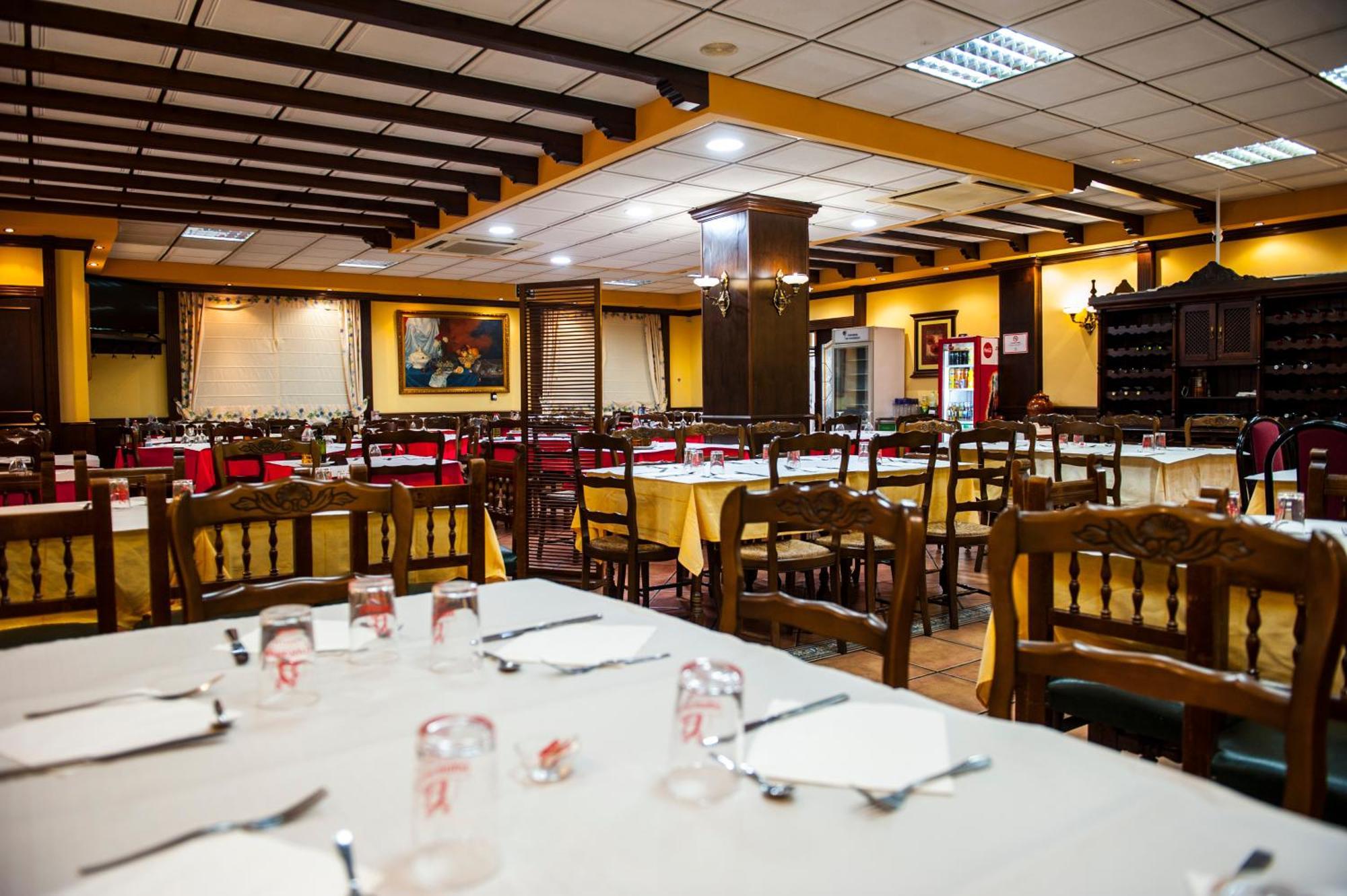 לוסנה Hostal Las Palomas מראה חיצוני תמונה